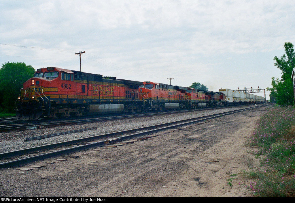 BNSF 4882 West